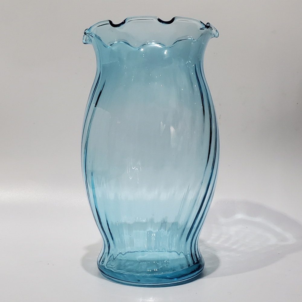 6 5/8" Blue Optic Ribbed Ruffled Rim Glass Vase EUC by Indiana Glass - Picture 4 of 10